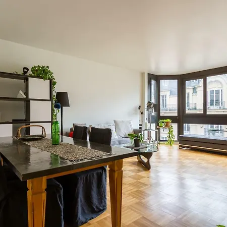 Veeve - The Backdrop Apartment *