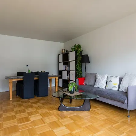 Veeve - The Backdrop Apartment Paris