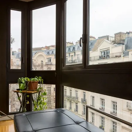 Veeve - The Backdrop Apartment
